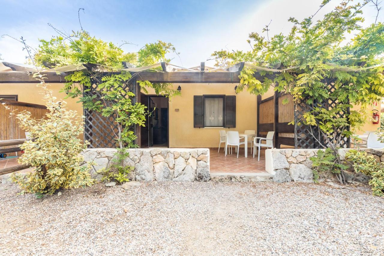 Residenziale Menhirs Apartahotel Putzu Idu