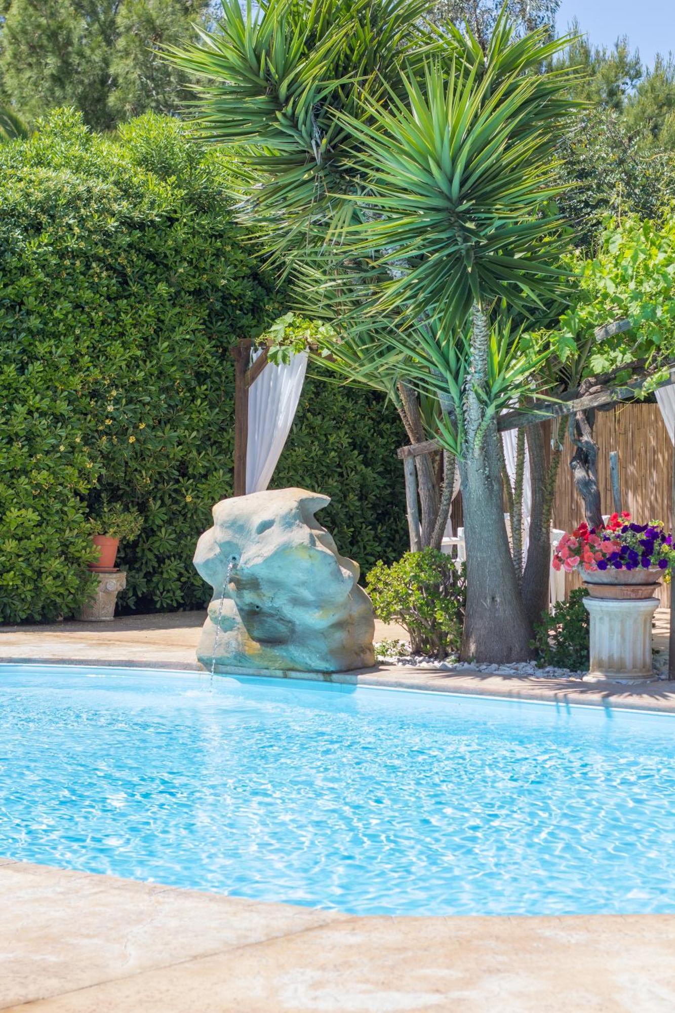 Residenziale Menhirs Apartahotel Putzu Idu